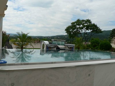 nanu mazuku auftragsarbeit brunnen am schwimmteich 