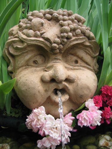 gargoyle wasserspeier vino fuer den gartenteich atelier wenzel