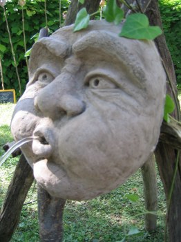 gargoyle wasserspeier horn fuer den gartenteich atelier wenzel